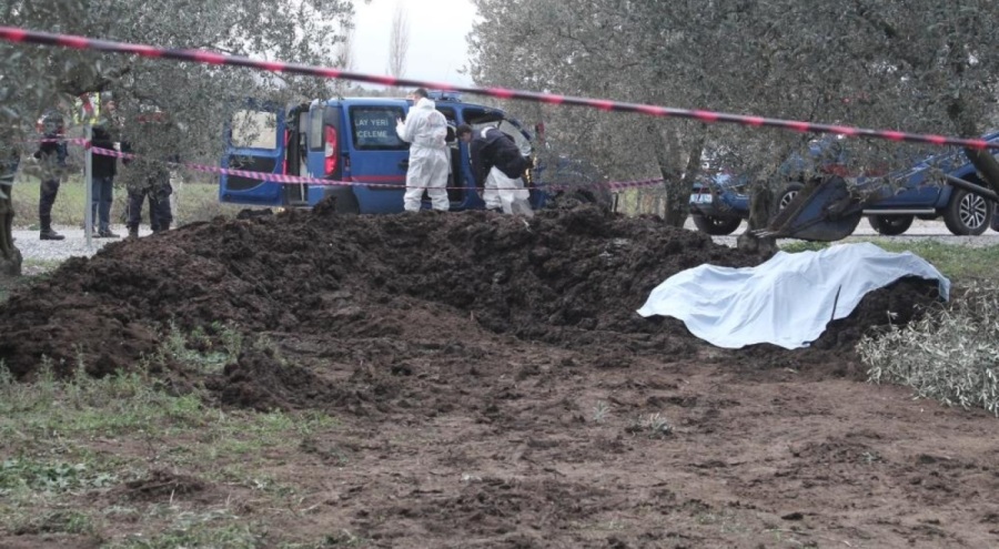 Bursa'da hayvan gübresi içinde cesedi bulunmuştu! Cinayet zanlısı Suriyeli koca için kırmızı bülten çıkarıldı