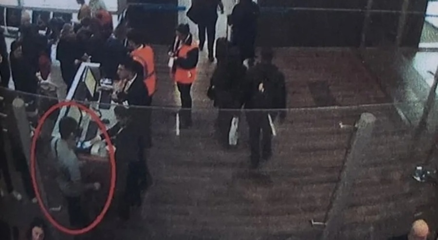 Ünlü havayolu şirketi yolcuların eşyasını çaldı!