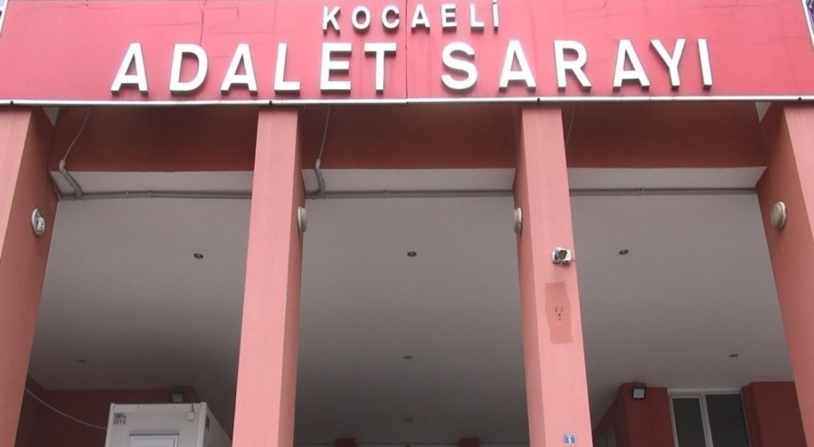 Annesini rahatsız eden adamı arkadaşları ile birlikte öldürdü! Cezaları belli oldu