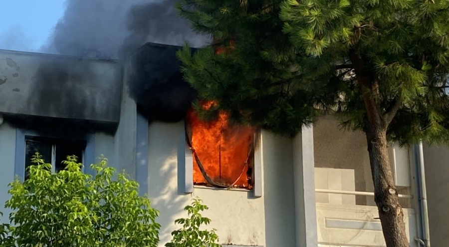 Ev alev topuna döndü