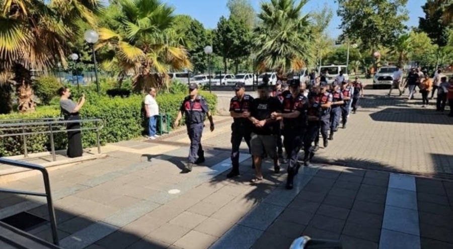 Örgütlü uyuşturucu ticaretine darbe: 8 kişi tutuklandı