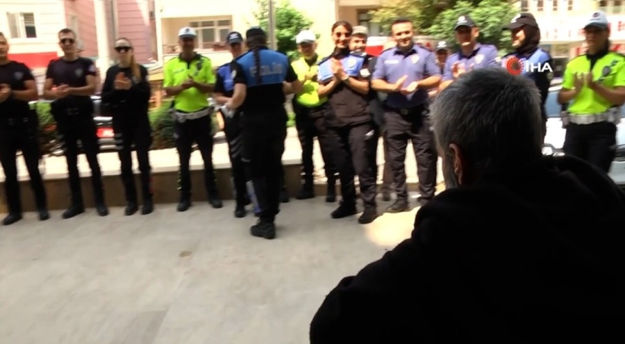 Kanser tedavisi gören polis memuruna, meslektaşlarından duygulandıran sürpriz