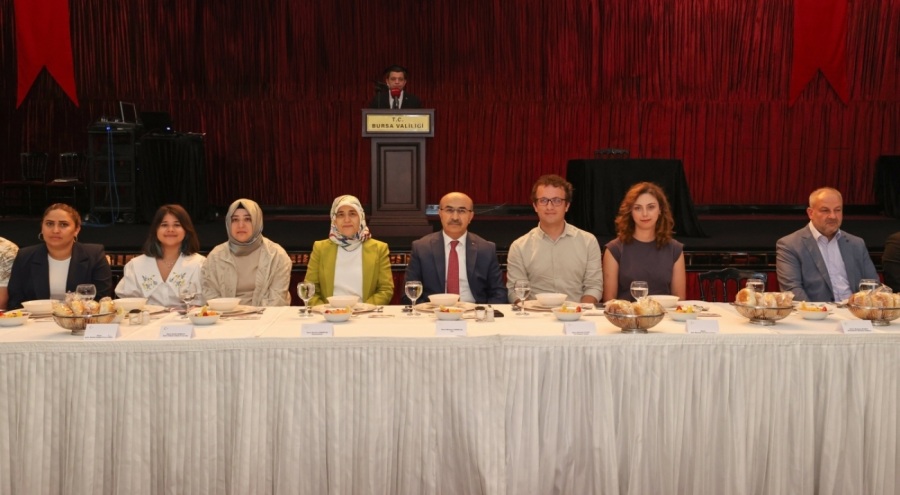 Bursa Valisi Demirtaş, şehit yakınları ve gazilerle bir araya geldi