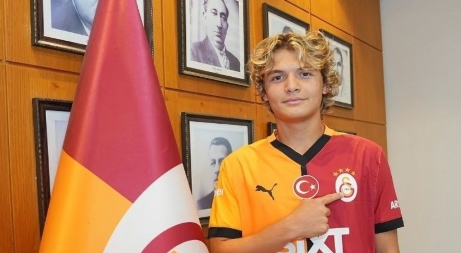 Galatasaray'dan Efe Akman'a yeni sözleşme!