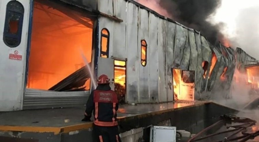 Sakarya'da fabrika yangını