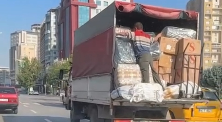 Bursa'da tehlikeli taşımacılık böyle görüntülendi