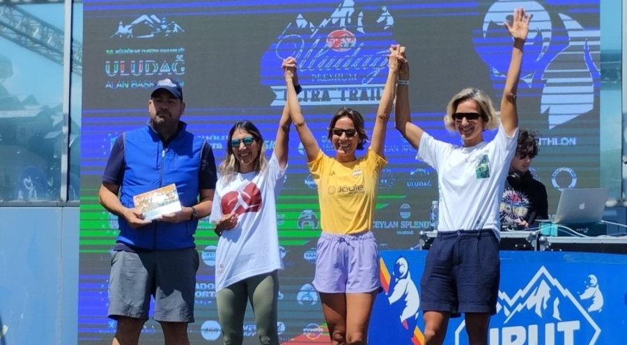 Uludağ Premium Ultra Trail'de dereceye giren sporcular ödüllendirildi