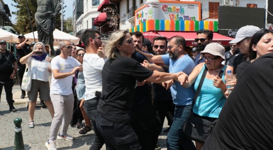 Antalya'da Onur Ayı etkinliğine polis müdahalesi