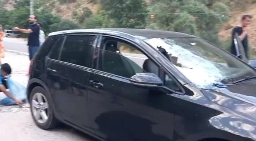 Kayanın düştüğü araçta yaralanan genç, hayata tutunamadı