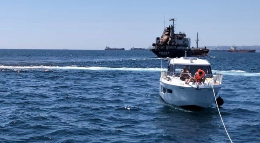Yeşilköy açıklarında sürüklenen tekne kurtarıldı