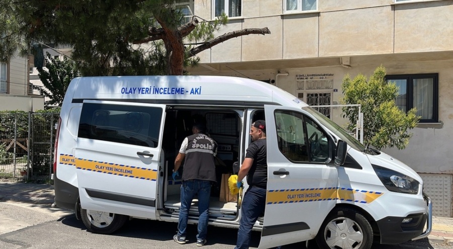 Ailesi ile kavga etti, eve gelen polise saldırdı!