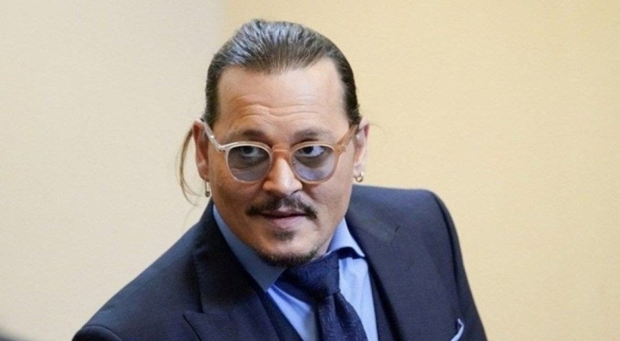 Johnny Depp, Rus modelle aşk yaşıyor