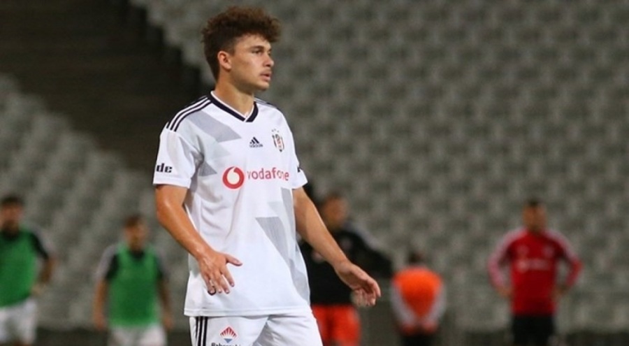 Beşiktaş'ta 2 futbolcu ile yollar ayrıldı!