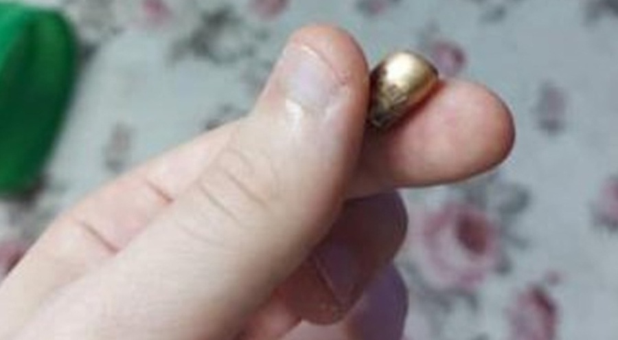 Maganda kurşunu balkondaki sehpaya isabet etti