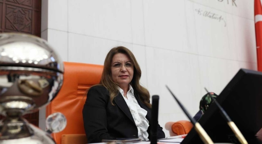 TBMM Genel Kurulu, Başkanvekili Gülizar Biçer Karaca'nın rahatsızlanması nedeniyle yarına ertelendi