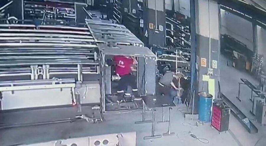 Fabrikada klima açma kavgası cinayetle bitti