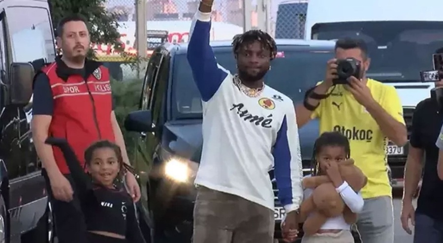 Fenerbahçe, Allan Saint-Maximin'i KAP'a bildirdi