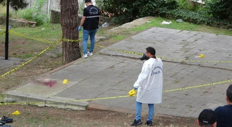 Bir kişi parkta başından vurulmuş halde bulundu