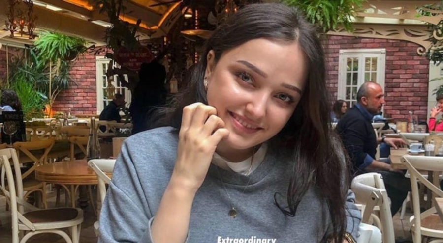 Araç yaban domuzuna çarpıp takla attı, eczacı genç kız kurtarılamadı