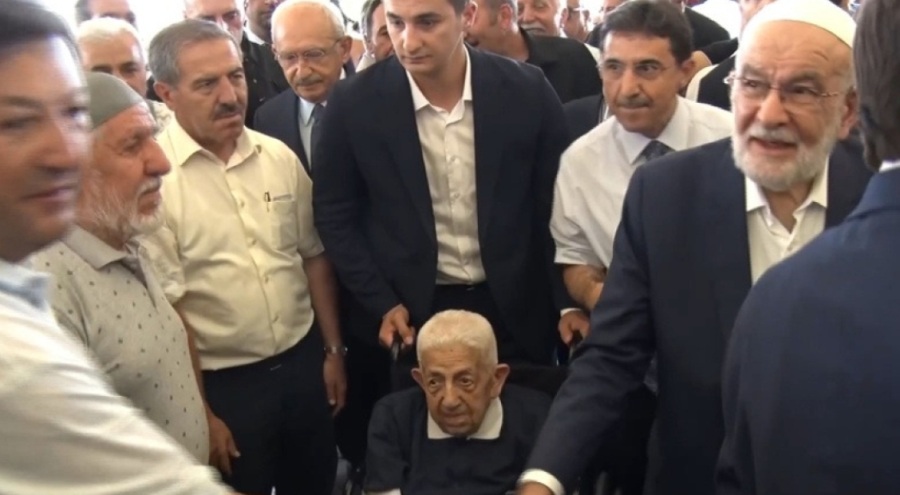 Temel Karamollaoğlu'nun annesi son yolculuğuna uğurlandı