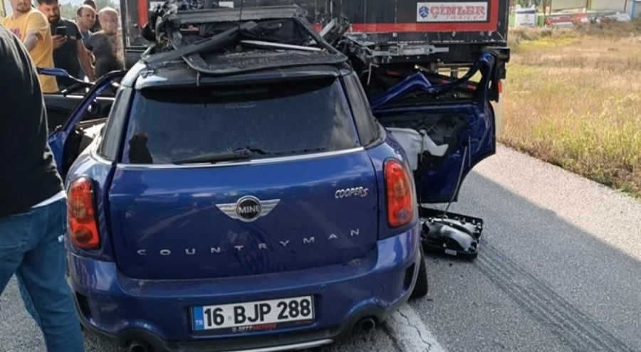 Otomobille TIR çarpıştı! Anne öldü, oğlu yaralandı