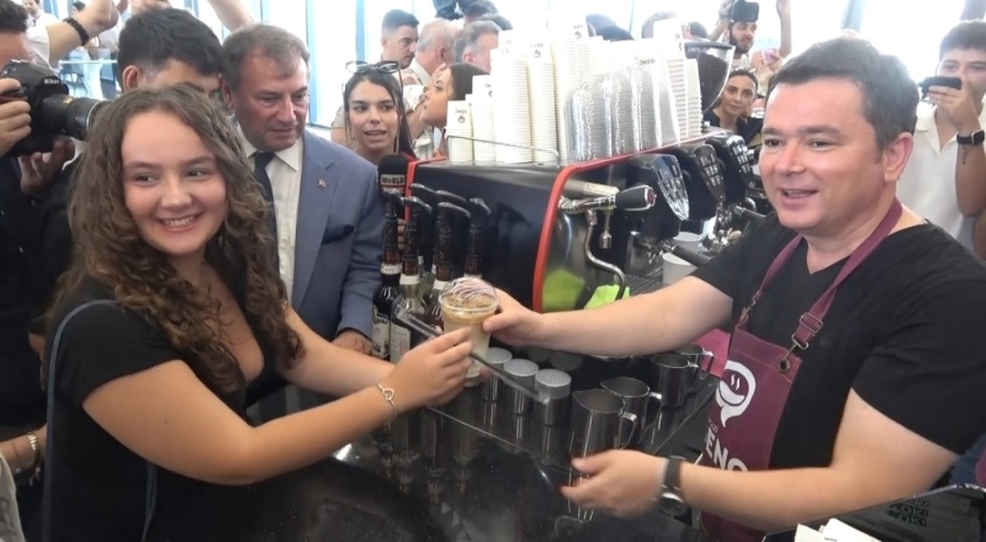 Bursa'da Hasan Ali Yücel Dünya Klasikleri Kütüphanesi ile Genç Kafe hizmete girdi
