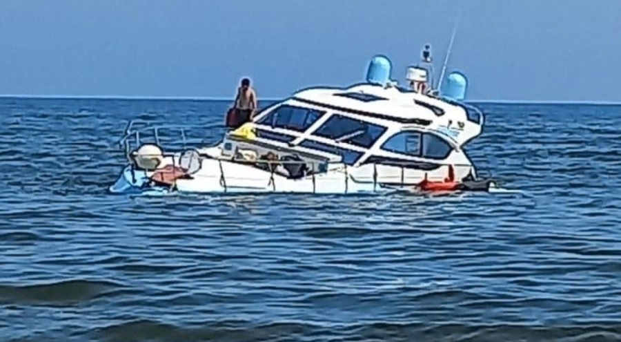 Bursa Mudanya'da arızalanan yat karaya oturdu