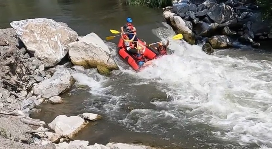 Bursa'da dağcıların nefes kesen rafting heyecanı