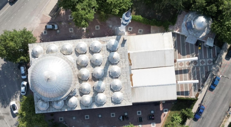 İnegöl'de Yeni Mahalle Merkez Cami çevresinde yapılan düzenlemeler tamamlandı