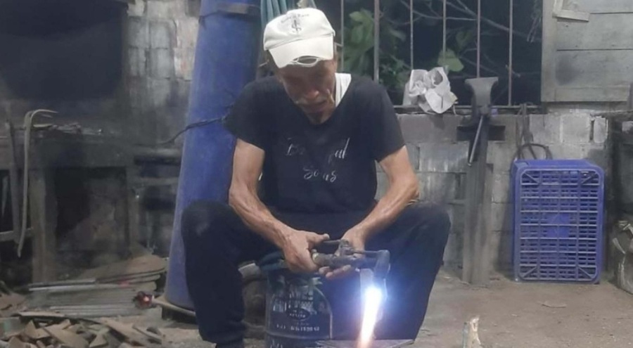 Çatıdan düşen talihsiz adam feci şekilde can verdi