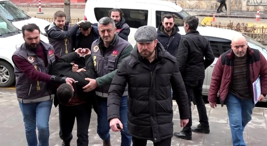 Cezaevinden kaçıp eşini katletti