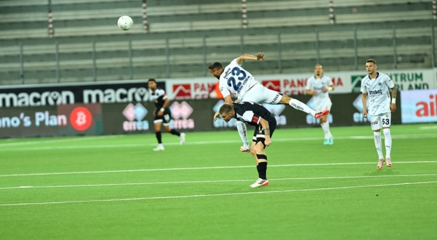 Cenk Tosun, Fenerbahçe'deki ilk maçına çıktı