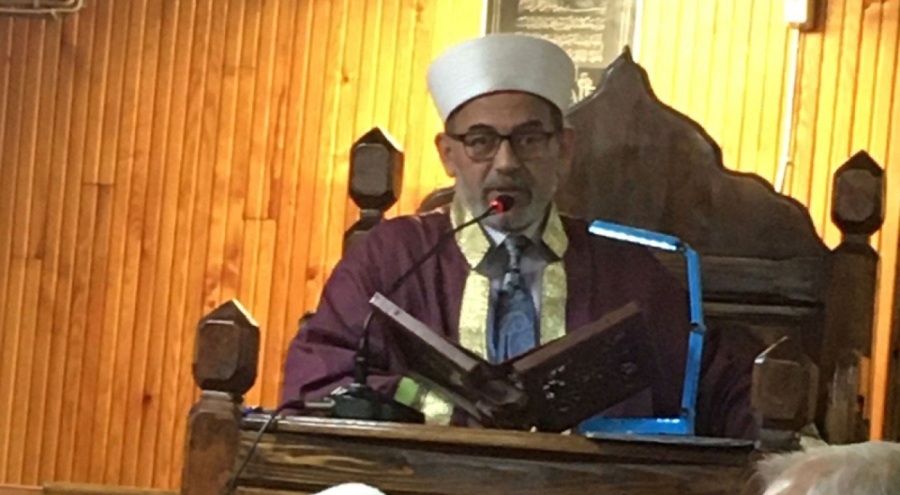 Bağcılar'da cami imamı okla vuruldu