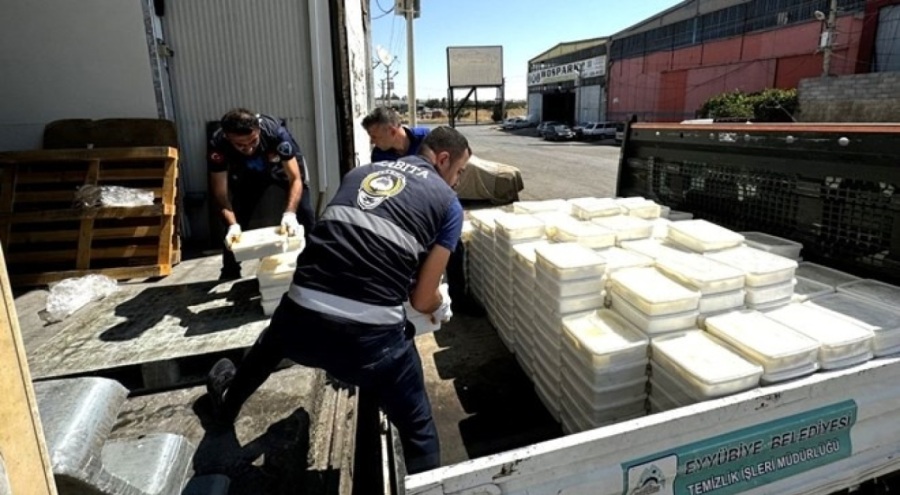 Etiketsiz 5 ton bozuk peynir ele geçirildi