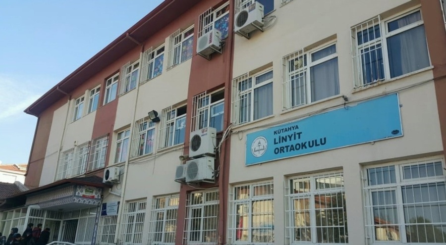 Okul müdür yardımcısına bıçaklı saldırı