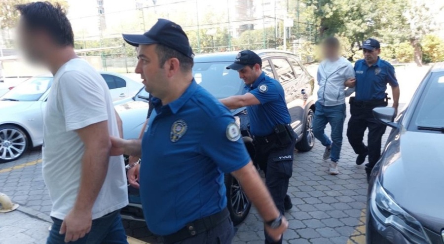 Aynı evi 2 ayrı kişiye kiralayan emlakçı darbedildi