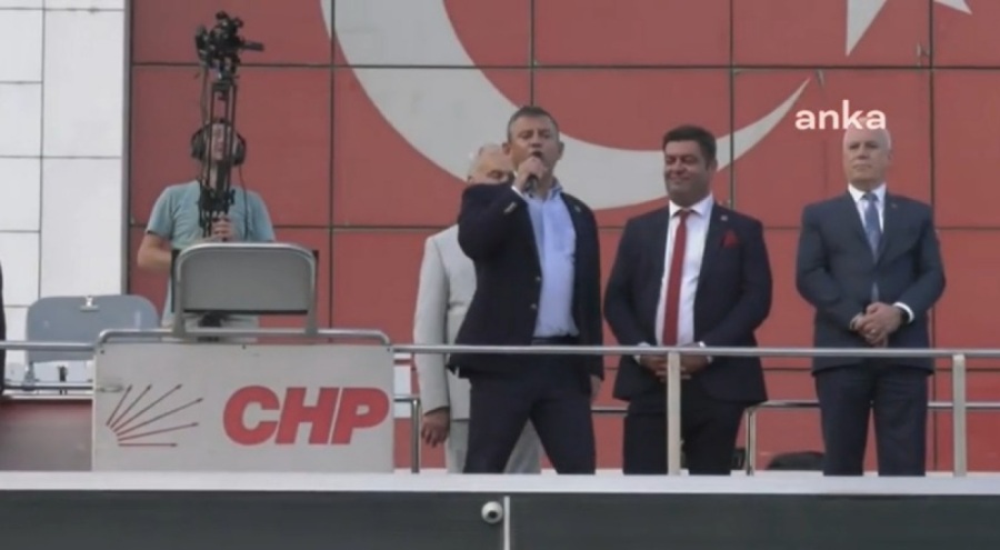 CHP Lideri Özgür Özel'den Erdoğan'a Bursa'da 'Mali darbe' tepkisi: Gerekirse çöpleri ellerimizle toplarız!