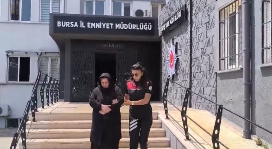 Bursa'da her gün farklı adreste saklanan uyuşturucu satıcısı kadın operasyonla yakalandı!