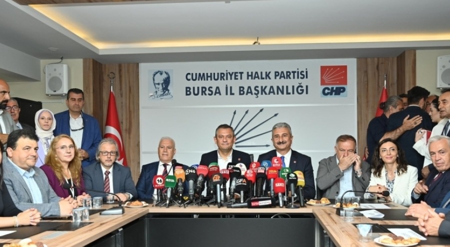 Özgür Özel Bursa'da: Namerde muhtaç etmem bu halkı