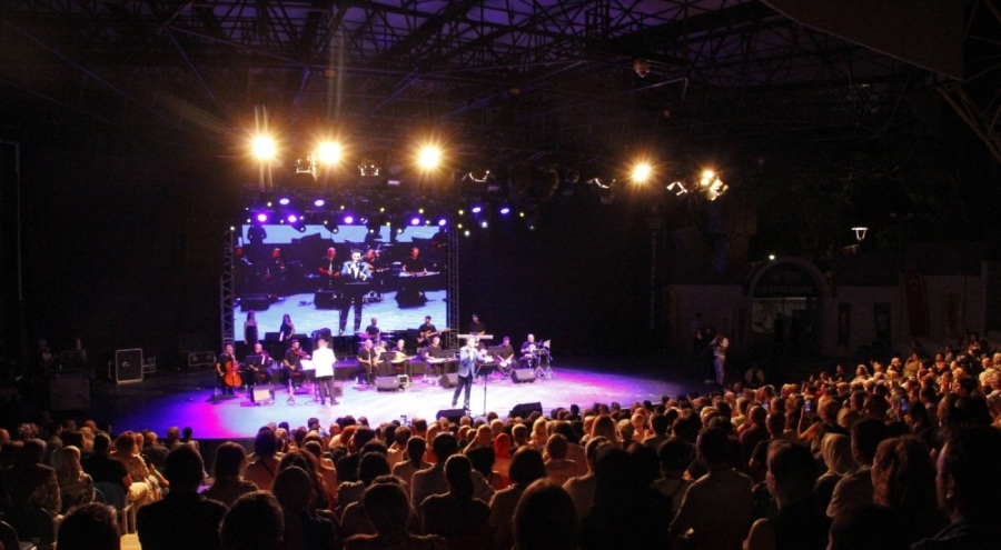 62. Uluslararası Bursa Festivali'nde 'Zeki Müren' gecesi
