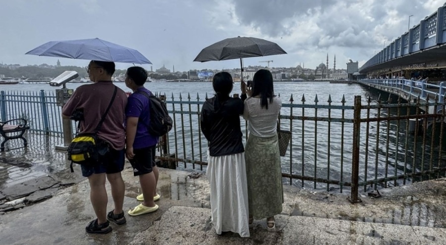 İstanbul'u sağanak vurdu