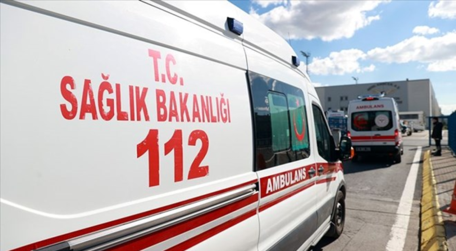 Otomobiller çarpıştı: 1 ölü, 5 yaralı