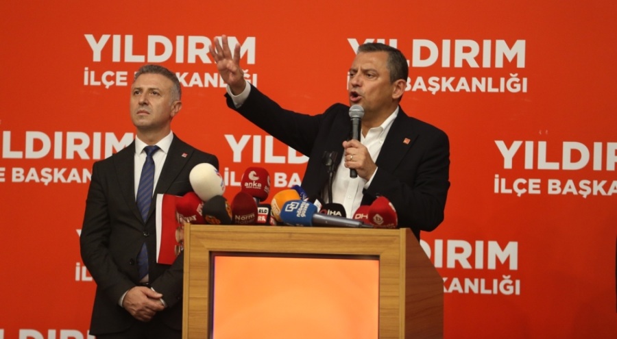 CHP Genel Başkanı Özel, Bursa'da partisine yeni katılan üyelere rozet taktı: 'Ne zaman Yıldırım'ı alacağız, Türkiye'de iktidarı da alacağız'