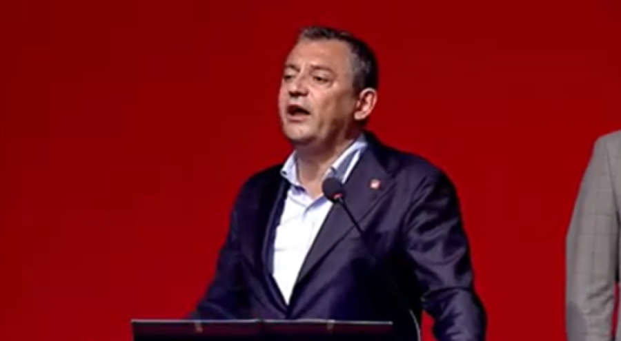Özgür Özel, Bursa'da Balkan Rumeli Türkleri Konfederasyonu Olağan Genel Kurulu'nda konuştu