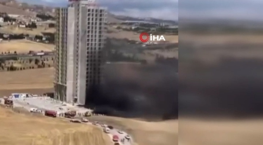 Ankara'da inşaat halindeki gökdelende yangın