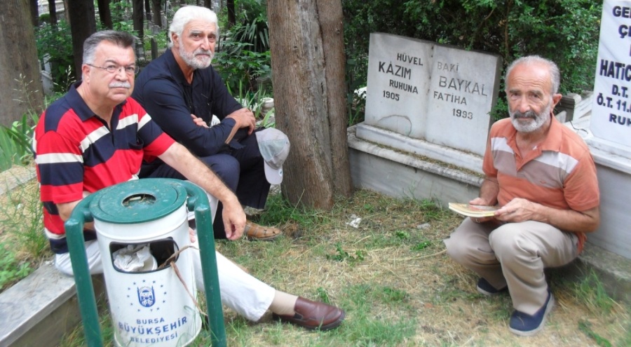 Bursa'da Kazım Baykal mezarı başında anıldı