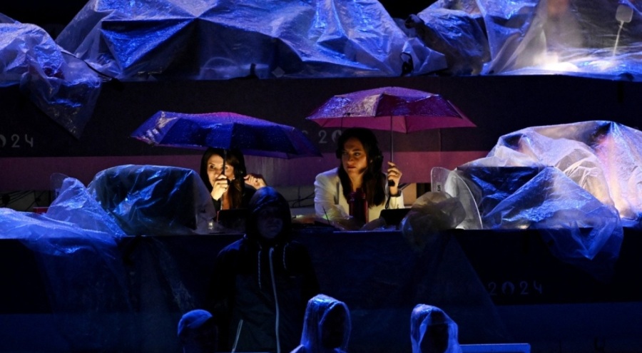 Paris'te basın merkezinde patlama riski paniği