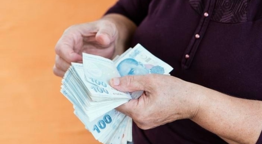 Emekli aylığının 12 bin 500 lira olması TBMM'de kabul edildi