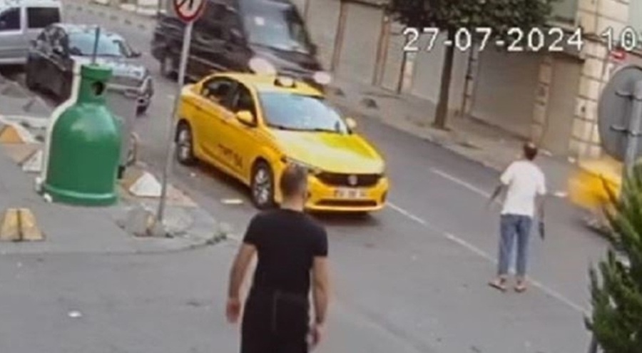 Korku dolu anlar: Taksiden inip rastgele ateş açtı