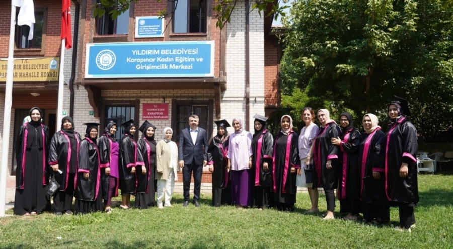 Yıldırım'da Karapınar Kadın Eğitim ve Girişimcilik Merkezi mezunlarını verdi